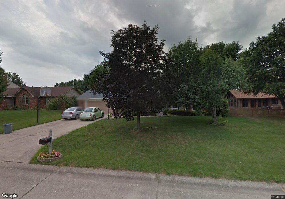 825 Briarwood Ct, Anderson, IN 46012 - photo 1