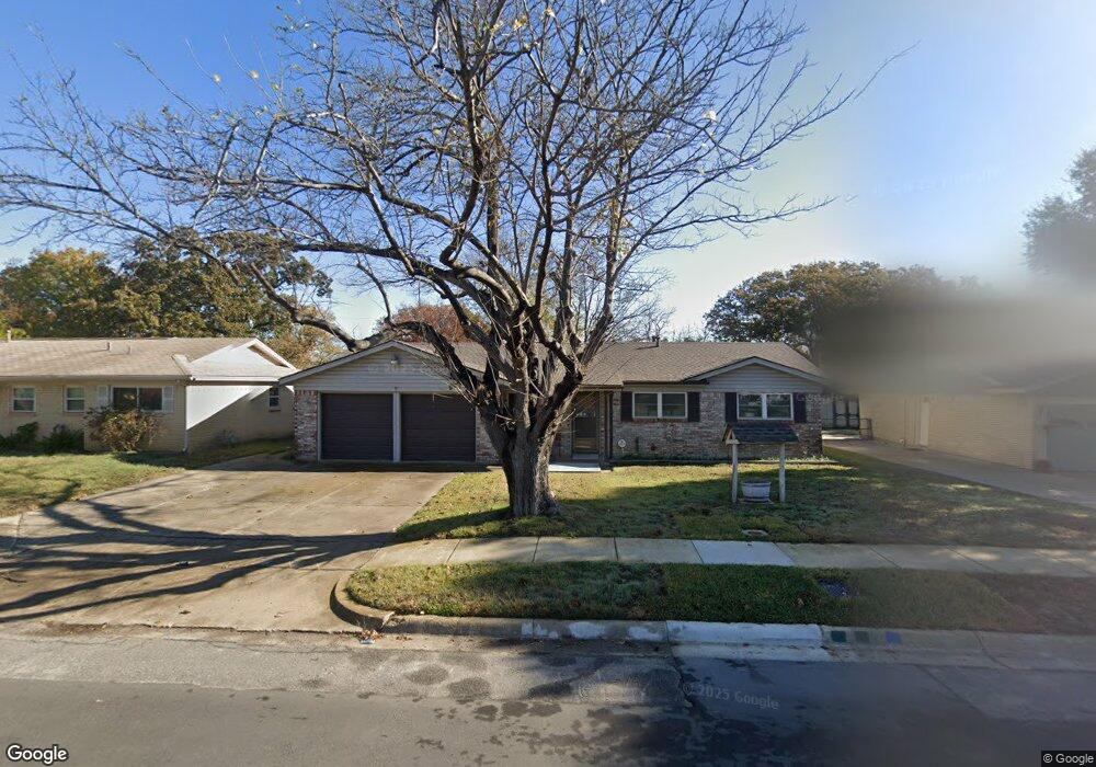 1000 Russell Ln, Bedford, TX 76022 - photo 1