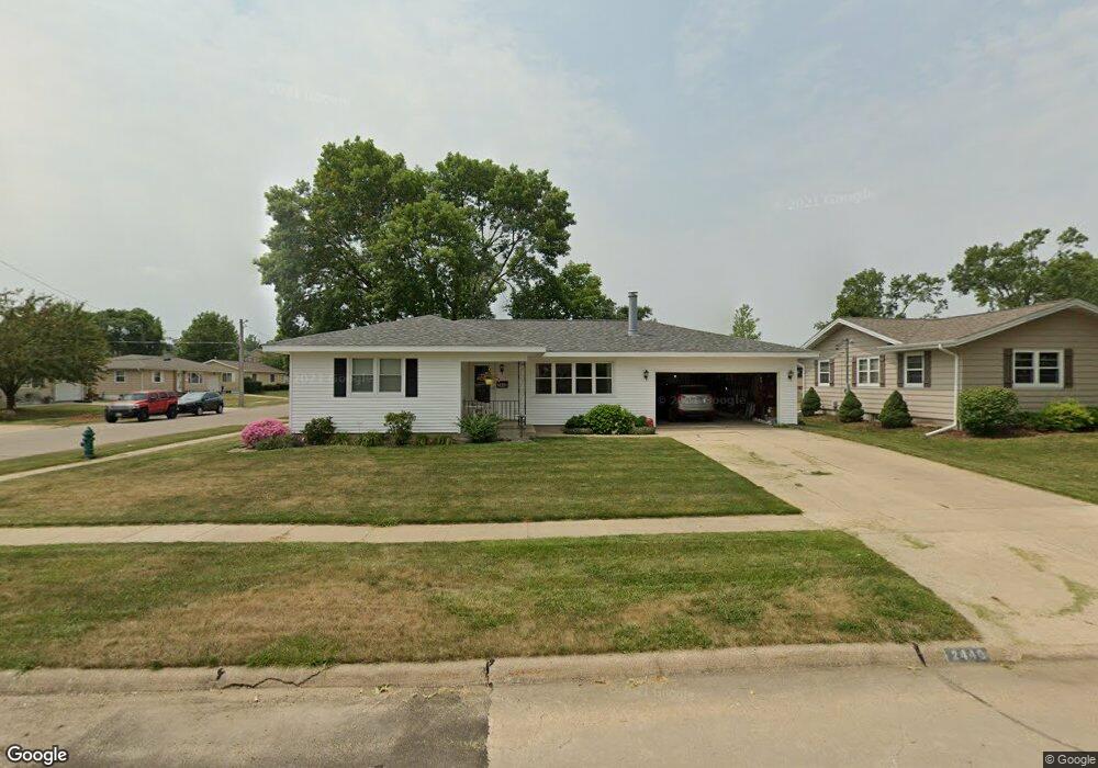 2440 Haven Ct SW, Cedar Rapids, IA 52404 - photo 1