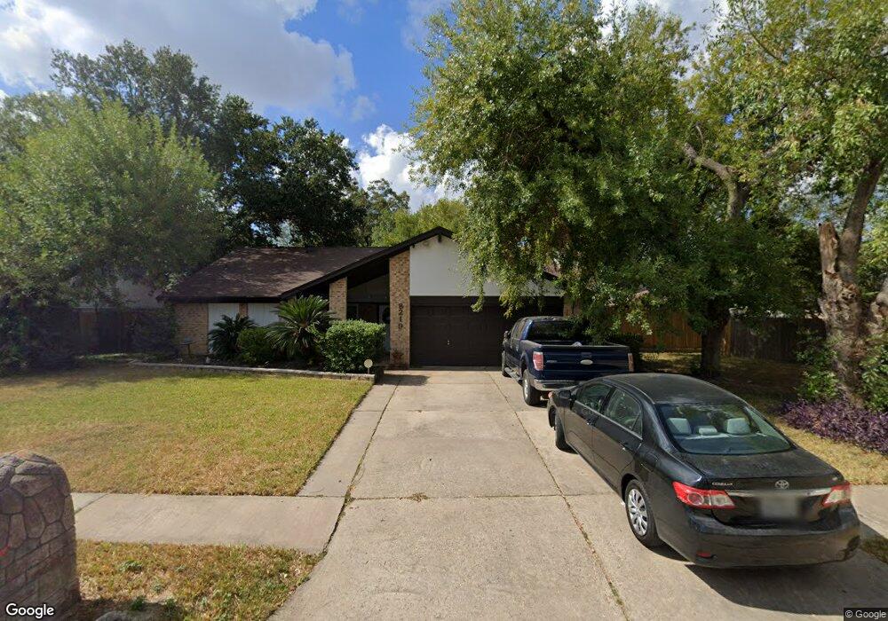8219 Bayou Forest Dr, Houston, TX 77088 - photo 1