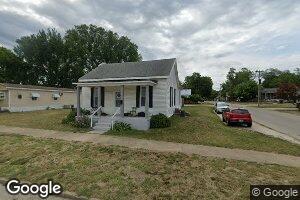 1002 E 6th St, Beardstown, IL 62618