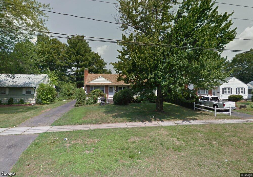 134 E Robbins Ave, Newington, CT 06111 - photo 1