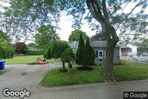 15 Academy Ave, Bristol, RI 02809