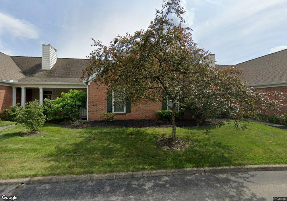 722 Sycamore Turn Ln unit 722, Columbus, OH 43213 - photo 1