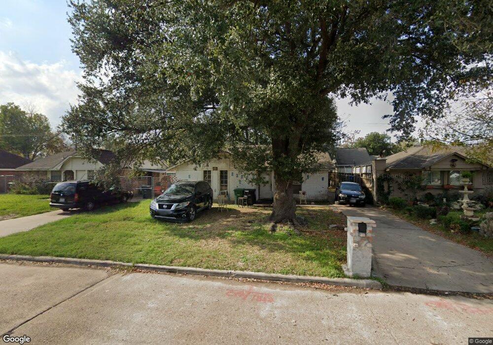 8327 Ponnel Ln, Houston, TX 77088 - photo 1