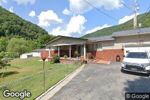 30 Birdhouse Way, Accoville, WV 25606