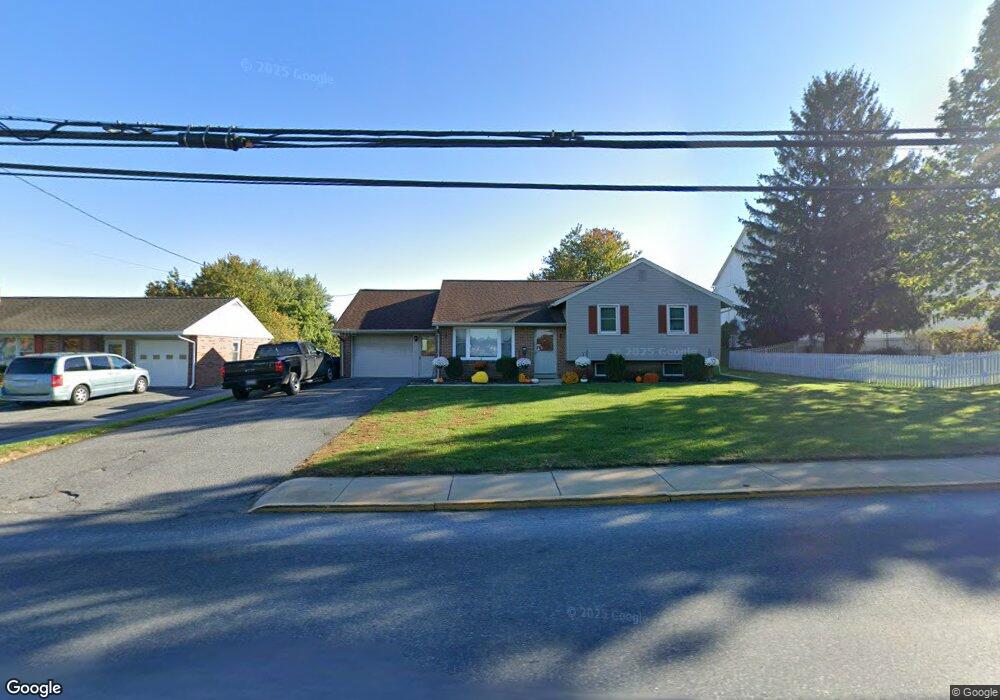 305 N Railroad Ave, New Holland, PA 17557 - photo 1