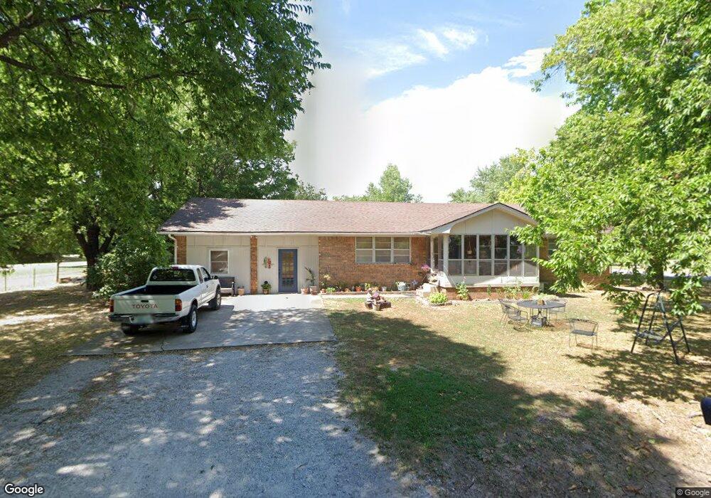 324 W Maple St, Skiatook, OK 74070 - photo 1