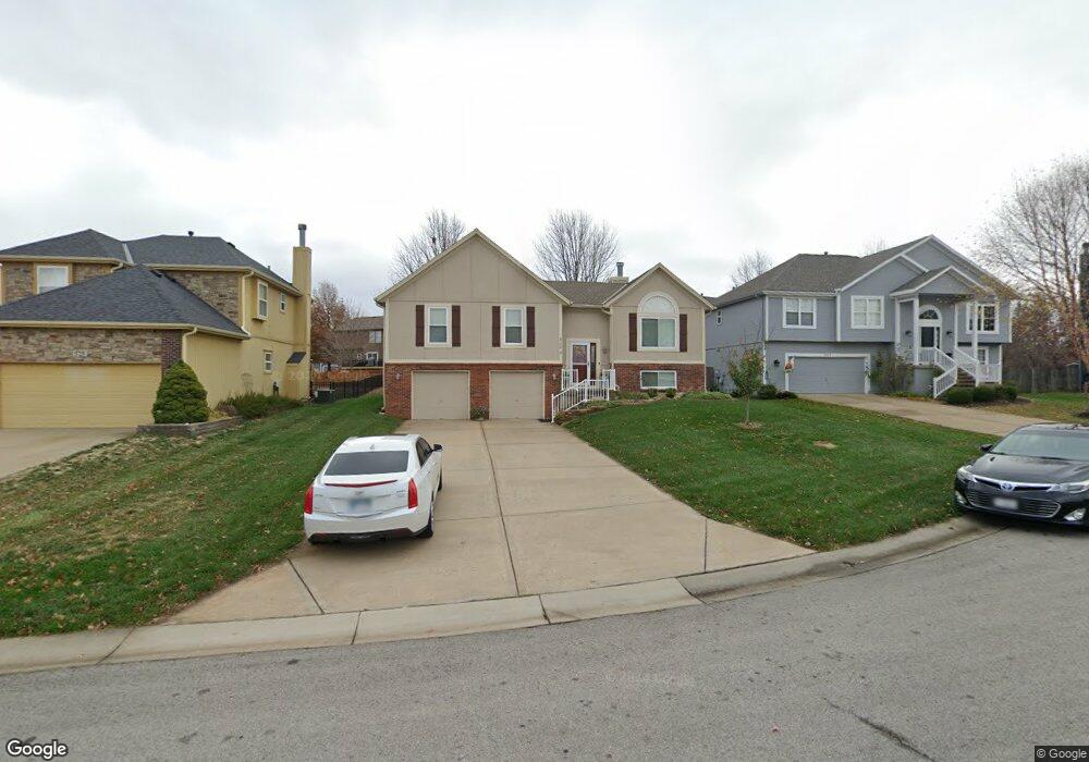 5729 Lakeridge, Shawnee, KS 66218 - photo 1