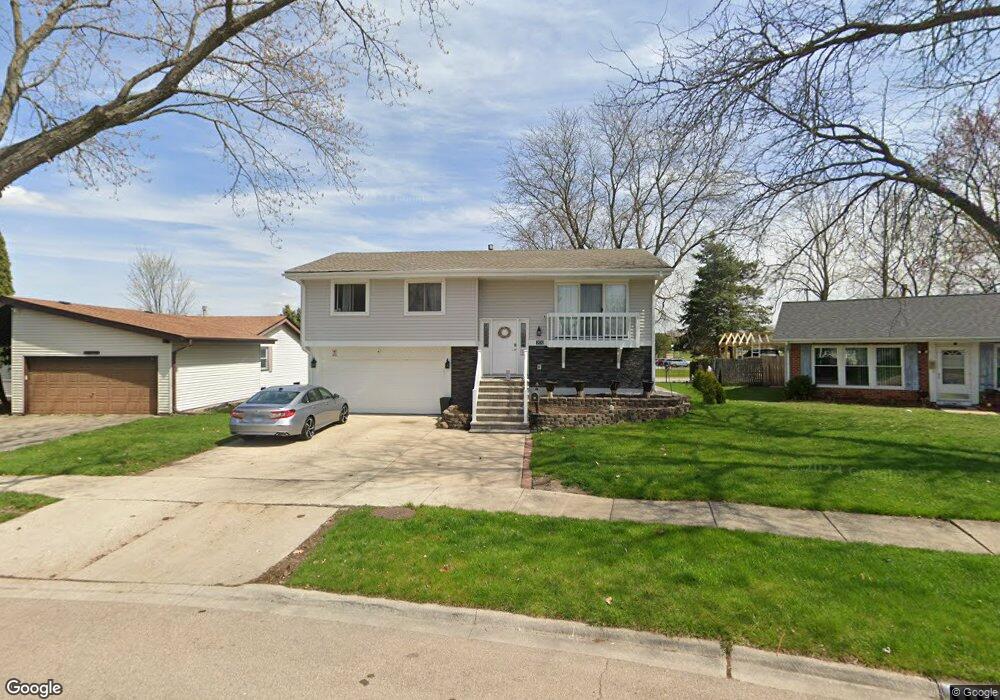 1874 Ashwood Ln, Aurora, IL 60506 - photo 1