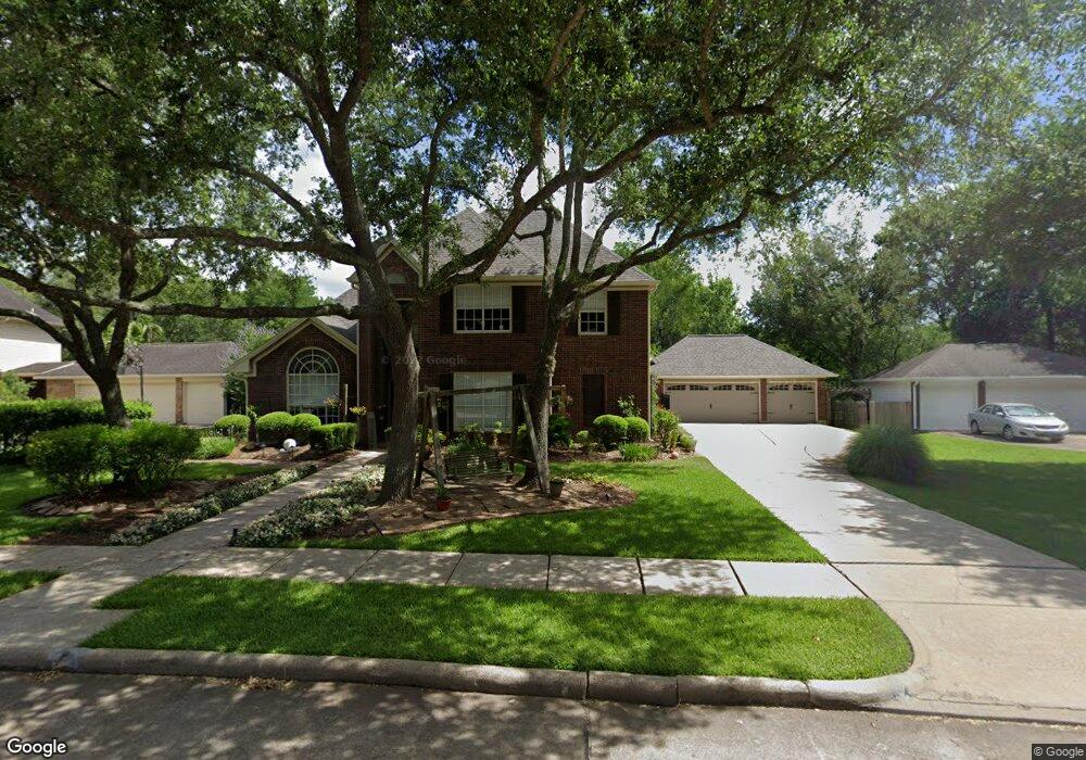 302 Woodstream Cir, Friendswood, TX 77546 - photo 1