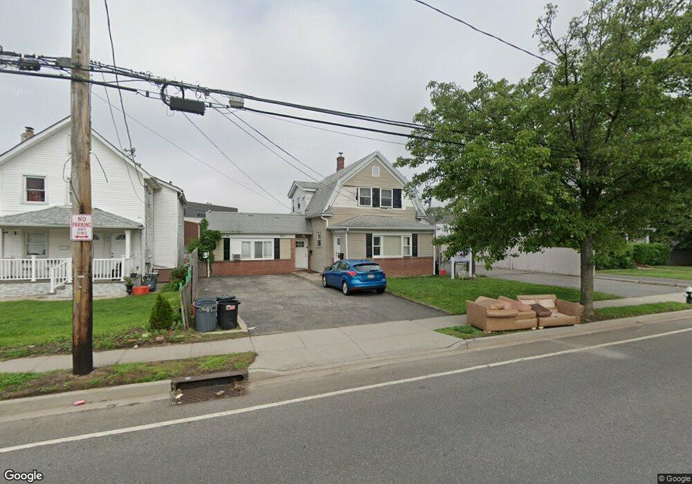 138 Woodfield Rd, West Hempstead, NY 11552 - photo 1