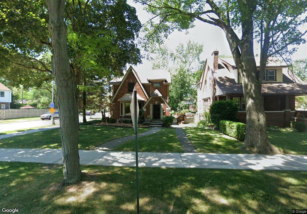 893 Fisher Rd, Grosse Pointe, MI 48230 - photo 1