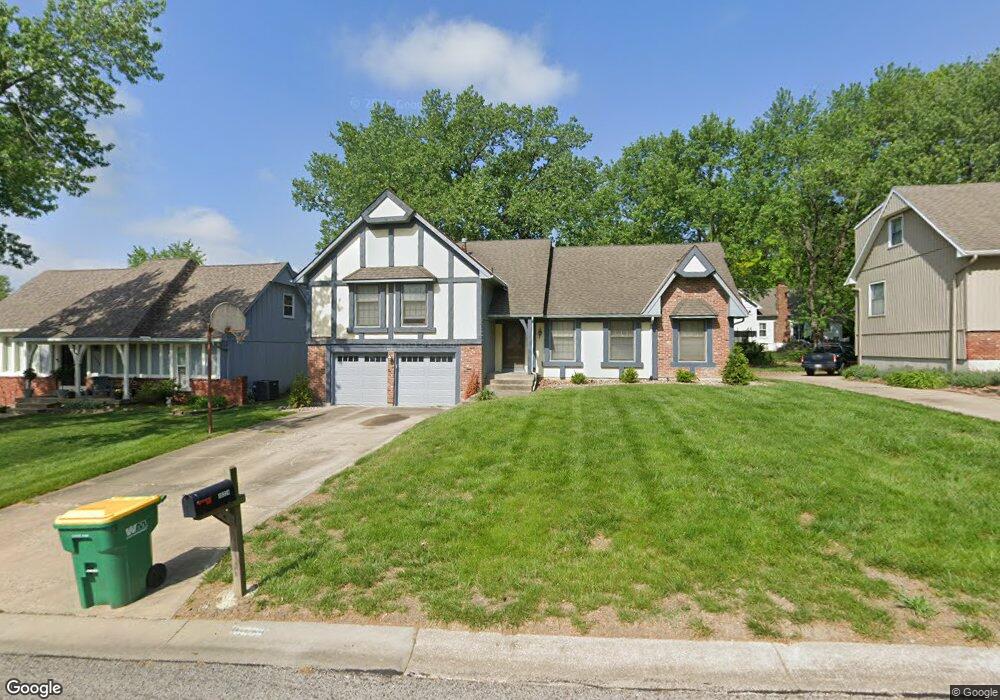 10224 Bradshaw St, Lenexa, KS 66215 - photo 1