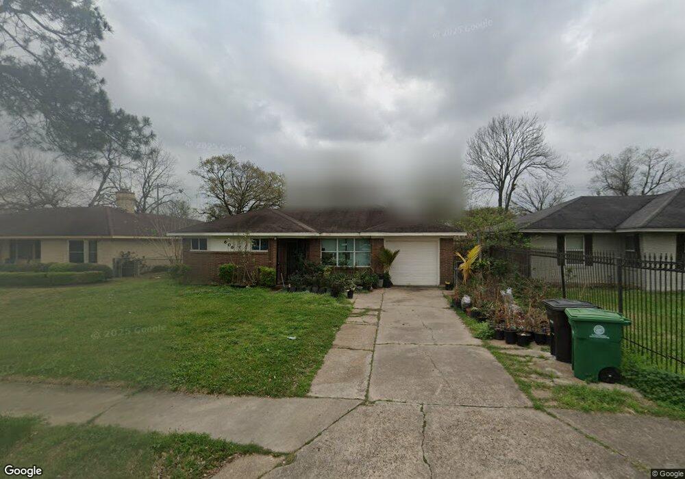 606 Glenburnie Dr, Houston, TX 77022 - photo 1