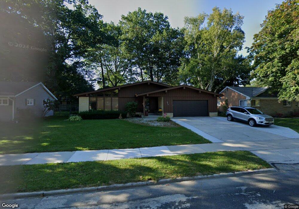 2215 Rheaume Rd, Manitowoc, WI 54220 - photo 1