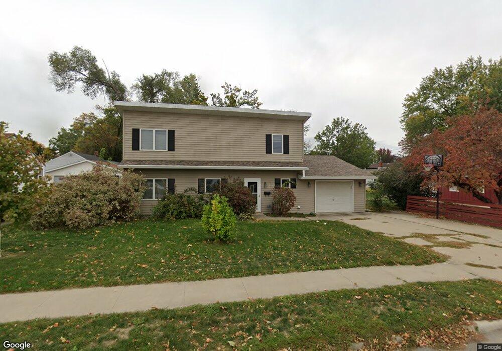 605 S 12th Ave W, Newton, IA 50208 - photo 1