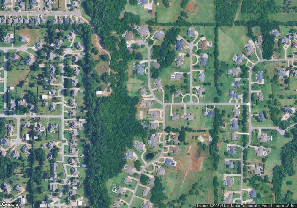 203 N Riverside Dr, Moore, OK 73160 - photo 1