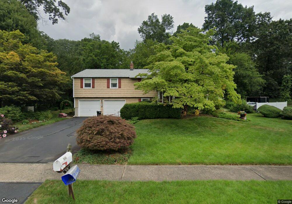 105 Winthrop Rd, Windsor, CT 06095 - photo 1