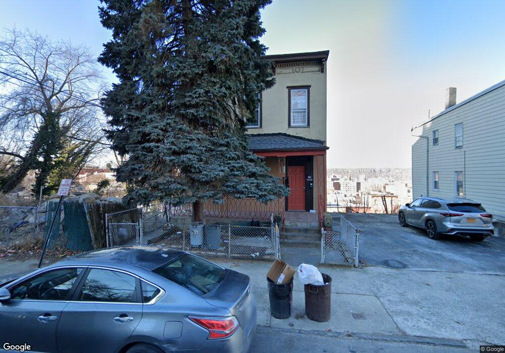 171 Beech St, Yonkers, NY 10701 - photo 1