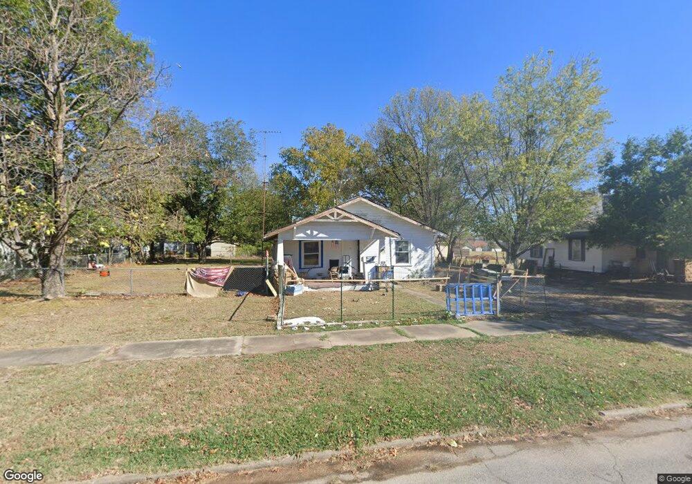 1105 N Collins Ave, Okmulgee, OK 74447 - photo 1