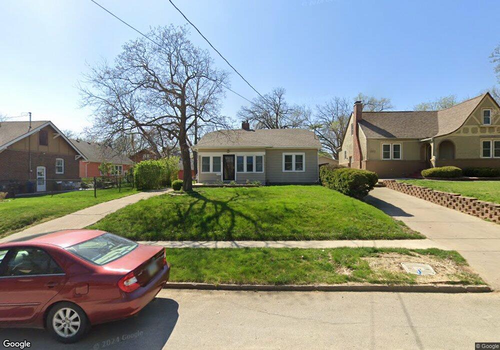 1906 39th St, Des Moines, IA 50310 - photo 1
