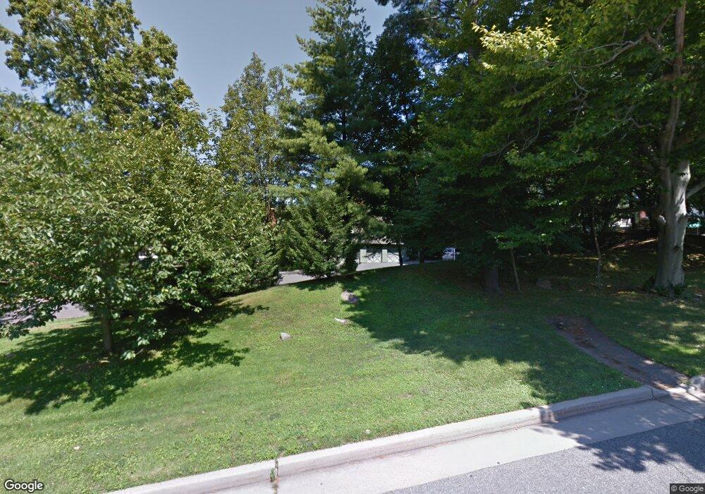 23 Duke of Gloucester, Manhasset, NY 11030 - photo 1