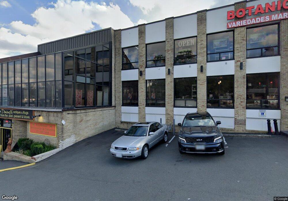 12 S Quaker Ln, Alexandria, VA 22314 - photo 1