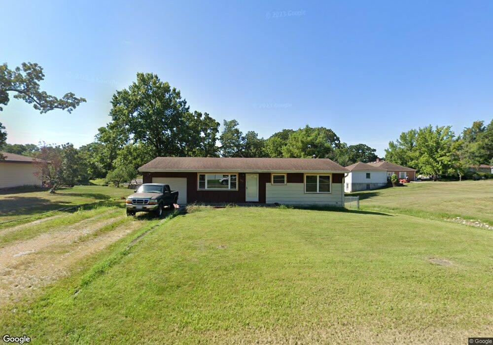 832 W Burkhart St, Moberly, MO 65270 - photo 1