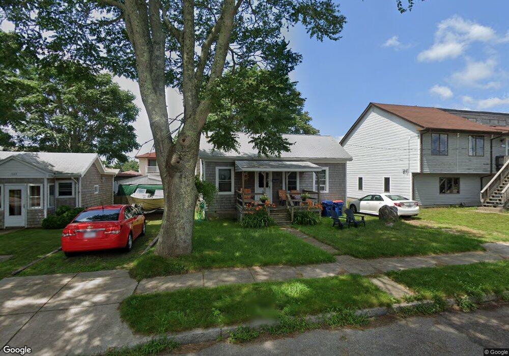 1529 Padanaram Ave, New Bedford, MA 02740 - photo 1