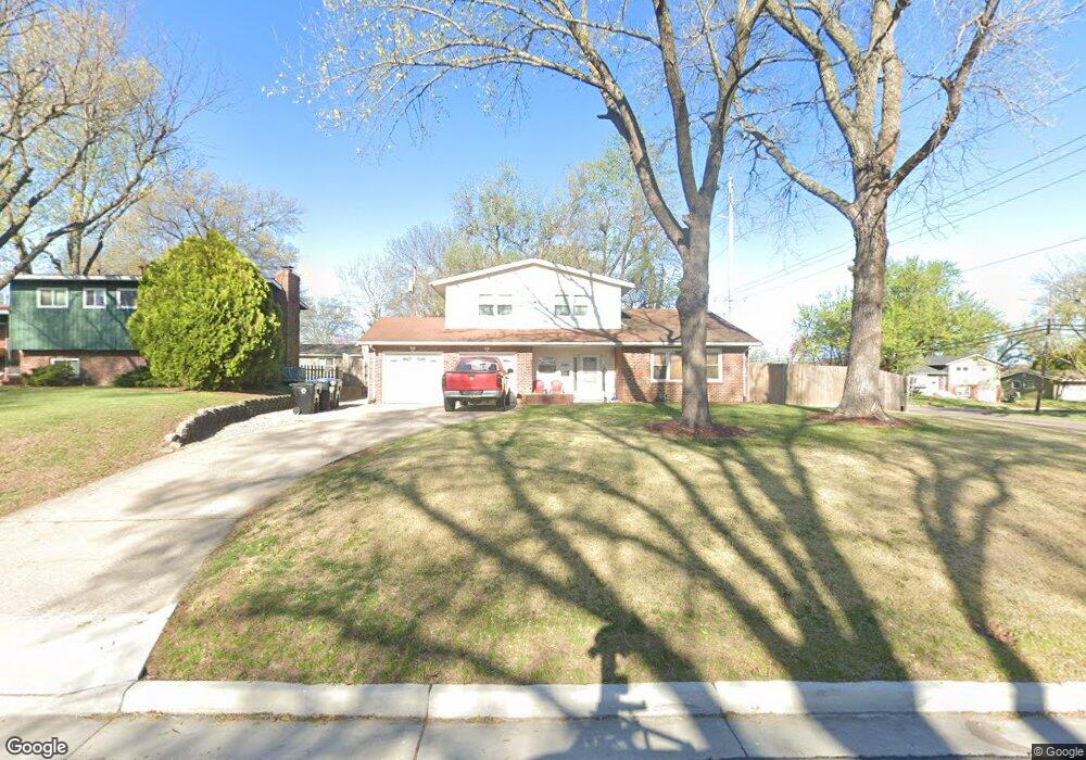 2901 SW Hillcrest Rd, Topeka, KS 66614 - photo 1