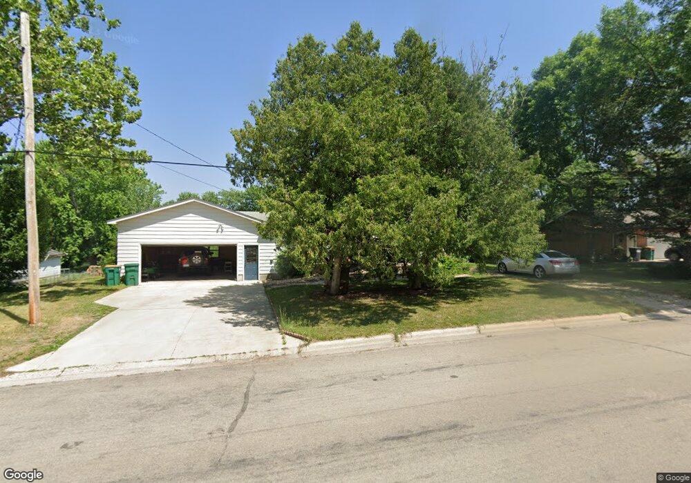1117 S 4th Ave, Albert Lea, MN 56007 - photo 1