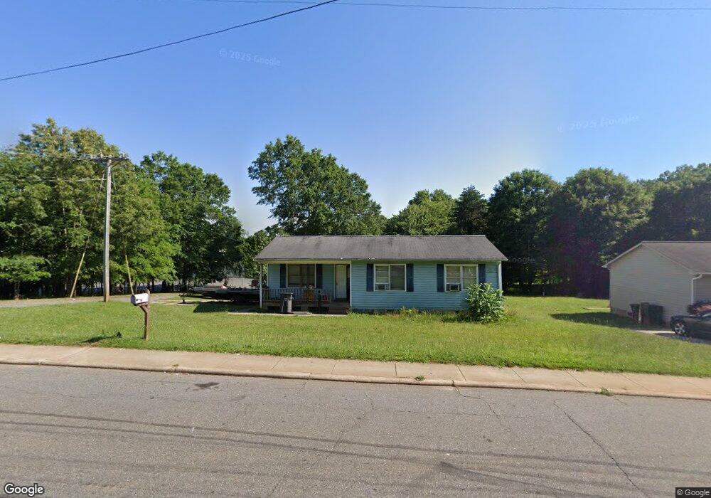 211 W Raleigh Ave, Statesville, NC 28677 - photo 1