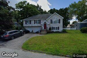 52 Hinston Rd, Woburn, MA 01801