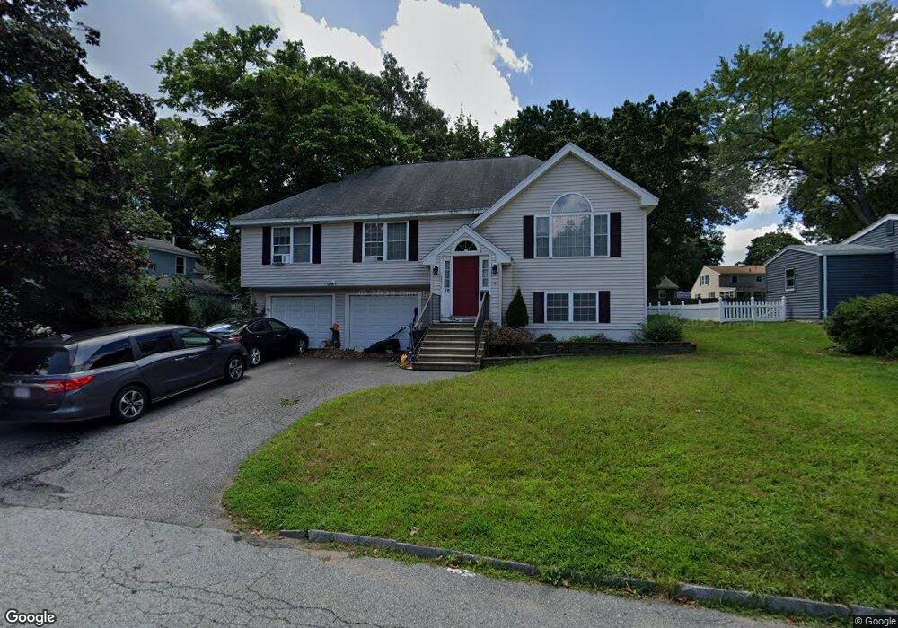 52 Hinston Rd, Woburn, MA 01801 - photo 1