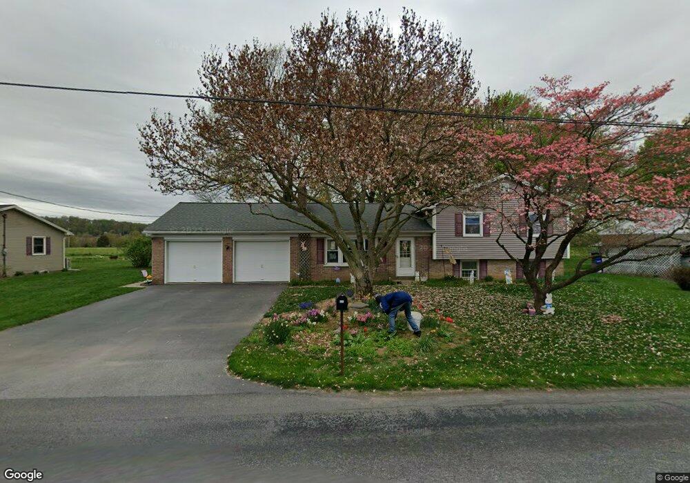 646 S Kinzer Ave, New Holland, PA 17557 - photo 1