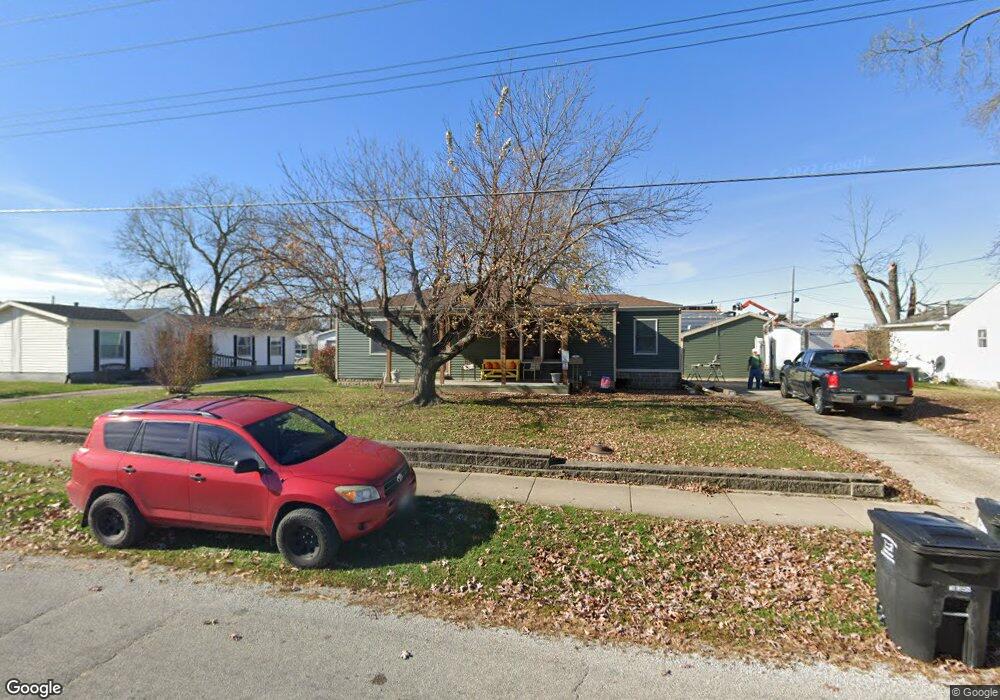 311 N Henrietta St, Effingham, IL 62401 - photo 1