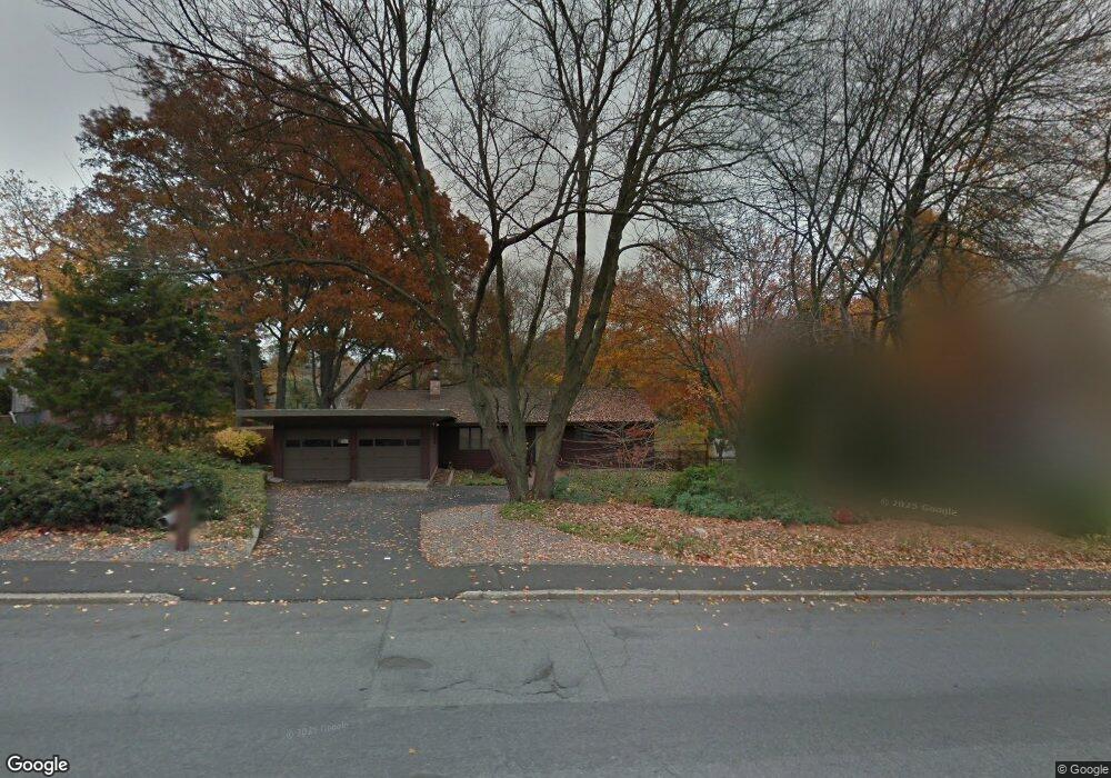 553 Fairfield Woods Rd, Fairfield, CT 06825 - photo 1