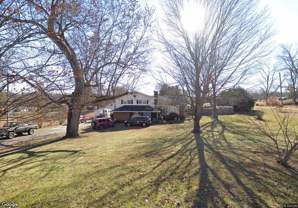 623 Clairmont Rd, Johnson City, TN 37601 - photo 1