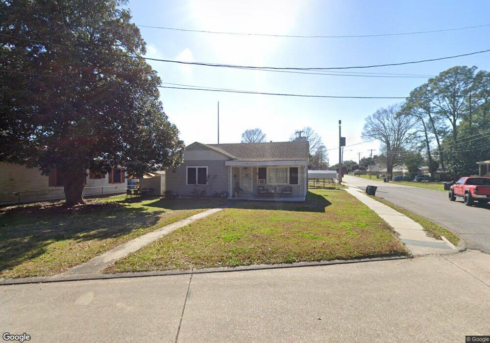 602 Compton St, New Iberia, LA 70560 - photo 1