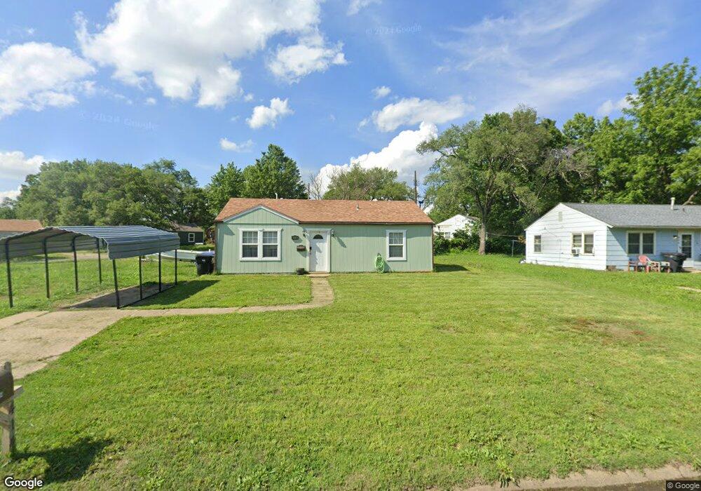 414 SE 35th St, Topeka, KS 66605 - photo 1
