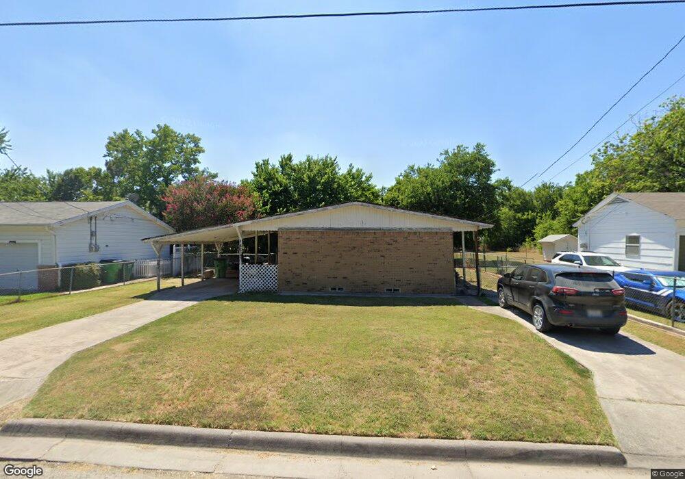 1221 S Howeth St, Gainesville, TX 76240 - photo 1