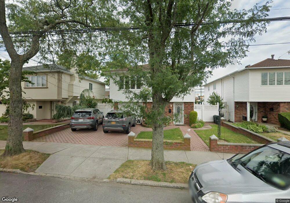 15945 92nd St, Howard Beach, NY 11414 - photo 1