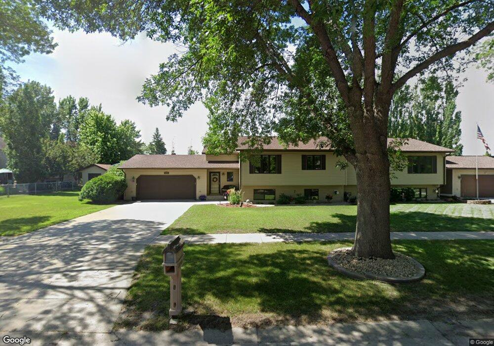 1920 20th Ave S, Fargo, ND 58103 - photo 1