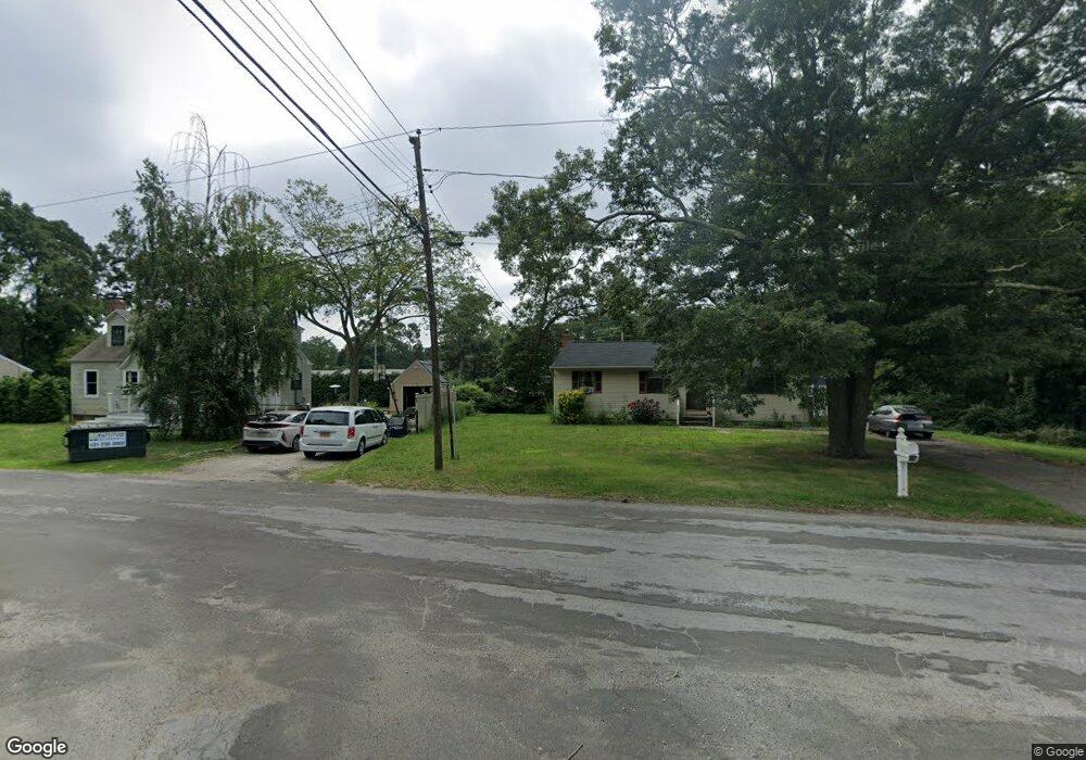 129 Pine St, Mattituck, NY 11952 - photo 1