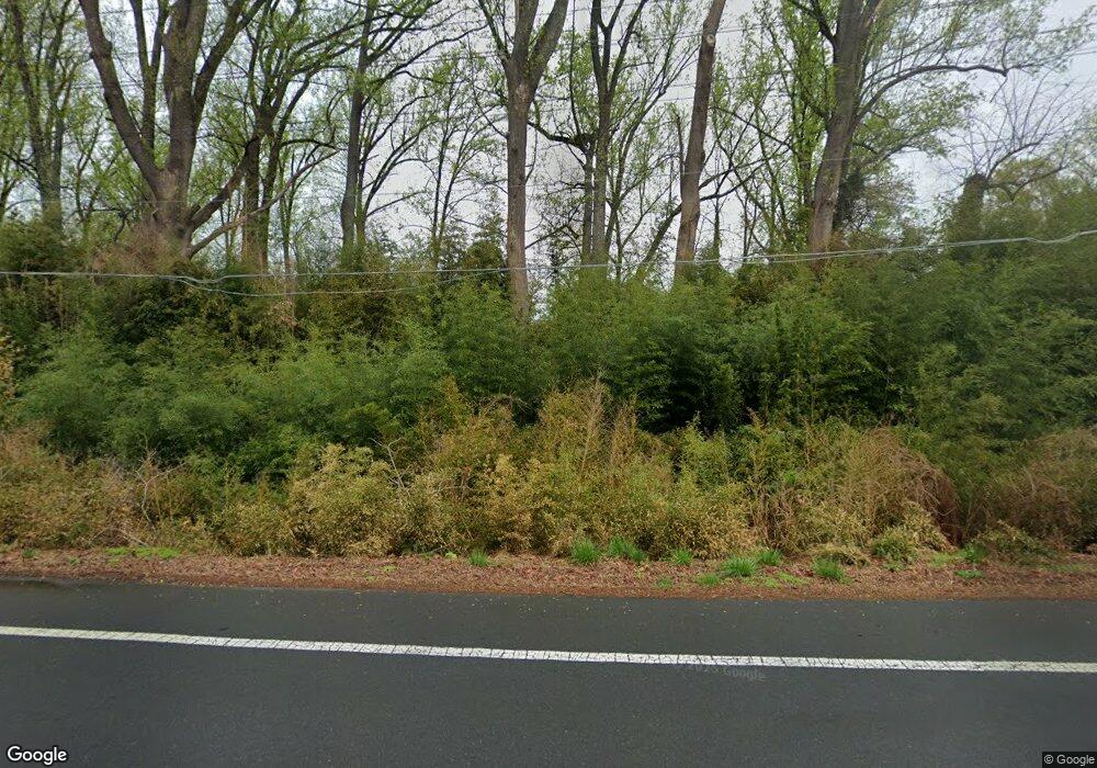 7904 Lewinsville Rd, McLean, VA 22102 - photo 1