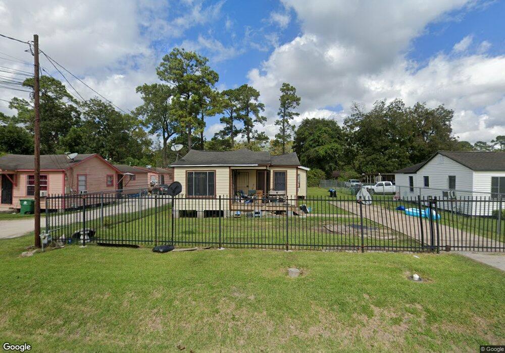 6913 Kittridge St, Houston, TX 77028 - photo 1