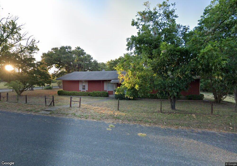 903 N Edison St, Fredericksburg, TX 78624 - photo 1