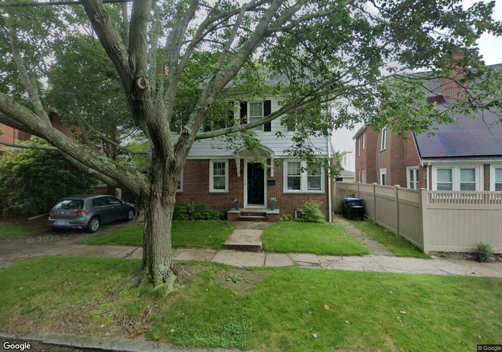 576 Wayland Ave, Providence, RI 02906 - photo 1