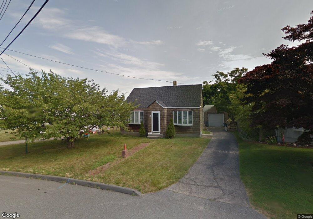 7 Halsey Ave, Middletown, RI 02842 - photo 1